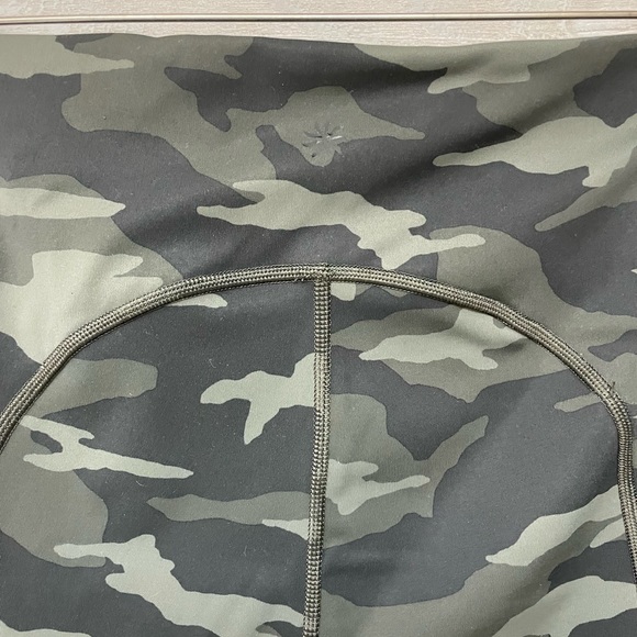 | Athleta | Ultimate 7/8 tight in camo. Size M. - Picture 9 of 12